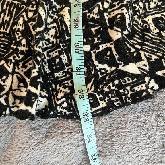 Adore XXL Black Gray Asymmetrical Hem Geometric Boho Tunic Top Long Sleeve - Picture 4 of 8